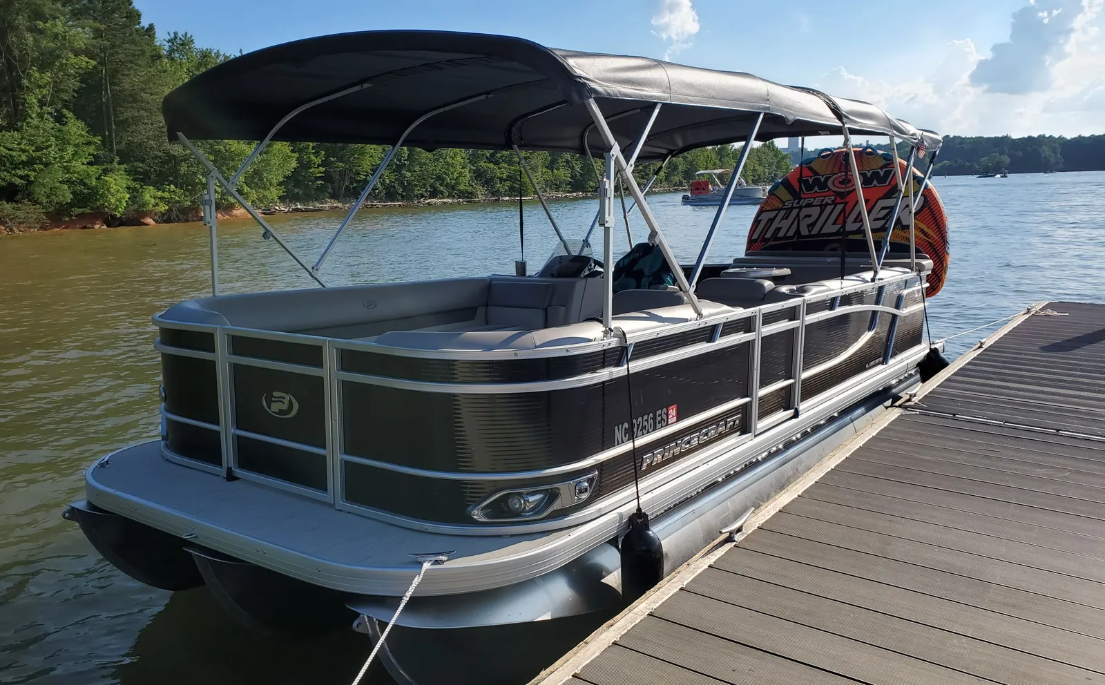 The 2021 Vectra Tritoon — 2021 Princecraft Vectra 23 Tritoon on Lake Norman
