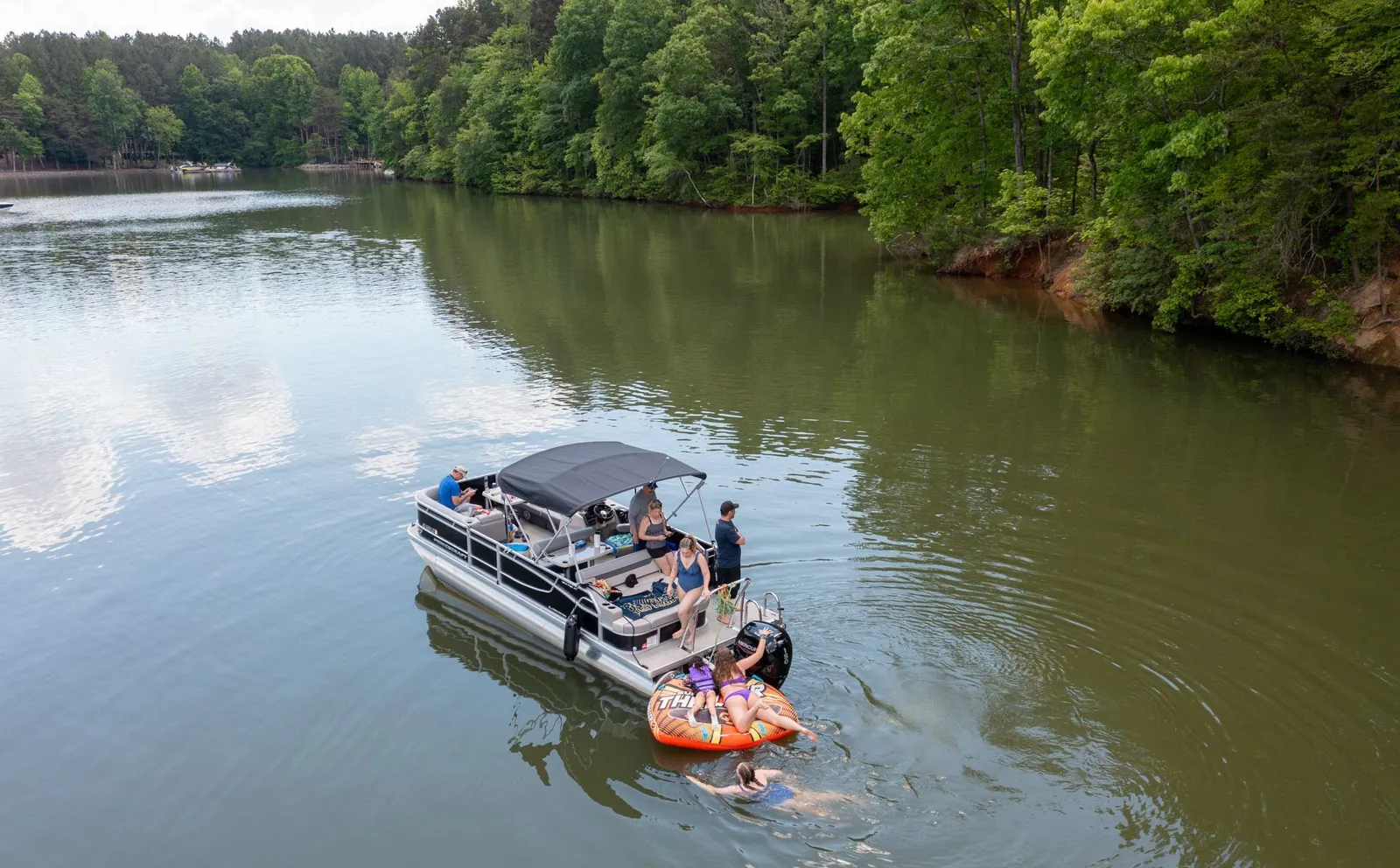 The 2023 Vectra Tritoon — 2023 Princecraft Vectra 23 RL Tritoon on Lake Norman
